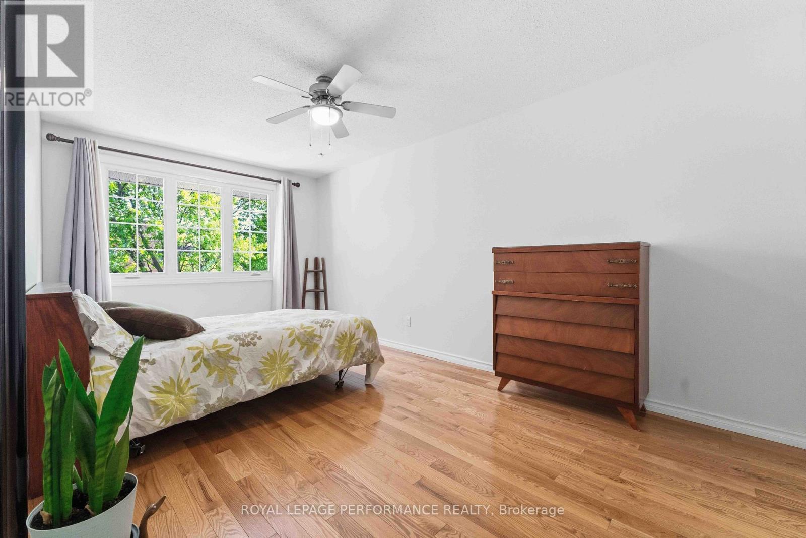 #5 2051 JASMINE CRESCENT - 27
