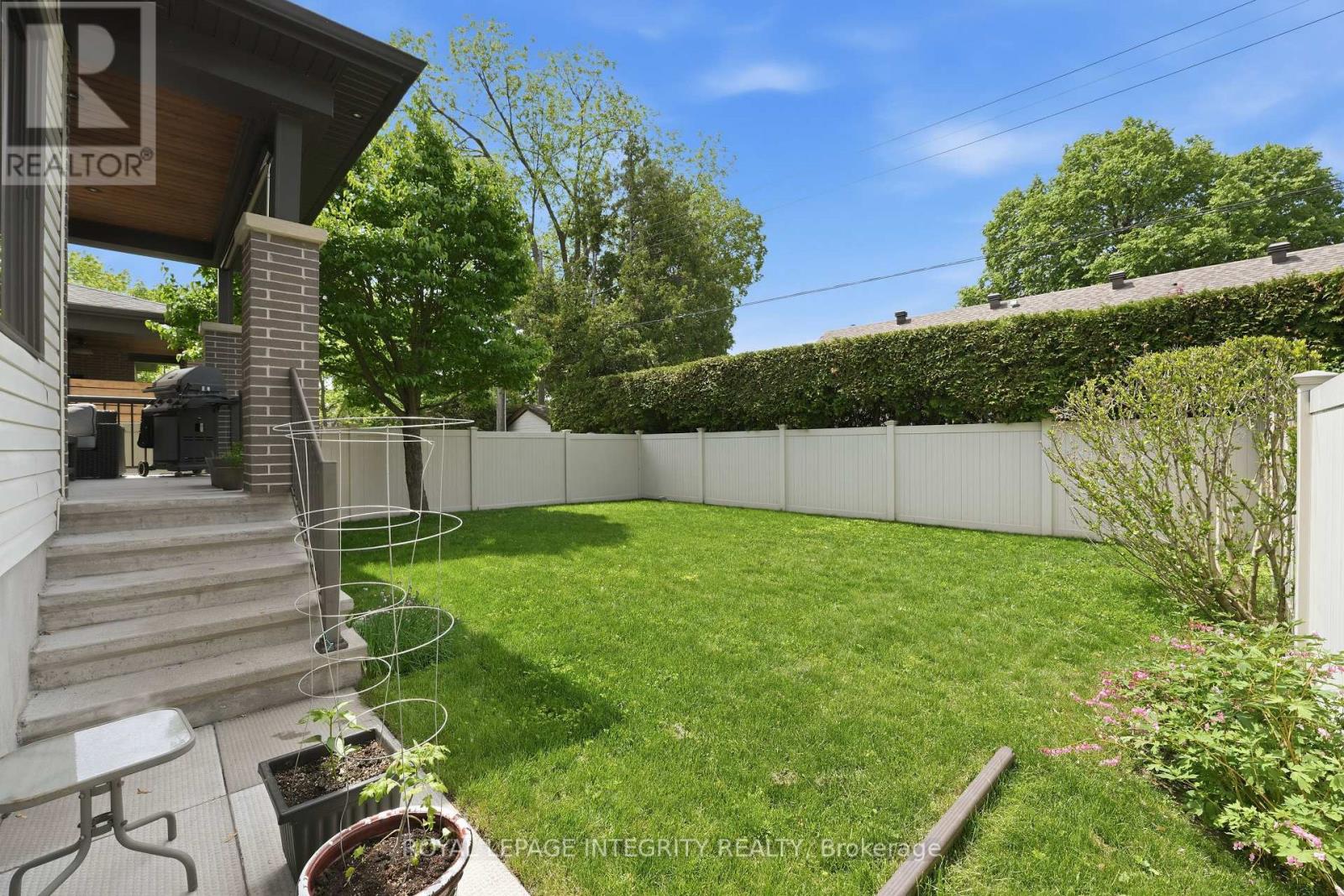 476 ANCASTER AVENUE - 35