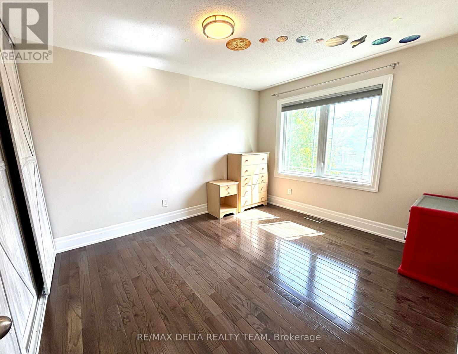 939 CAHILL DRIVE W - 27