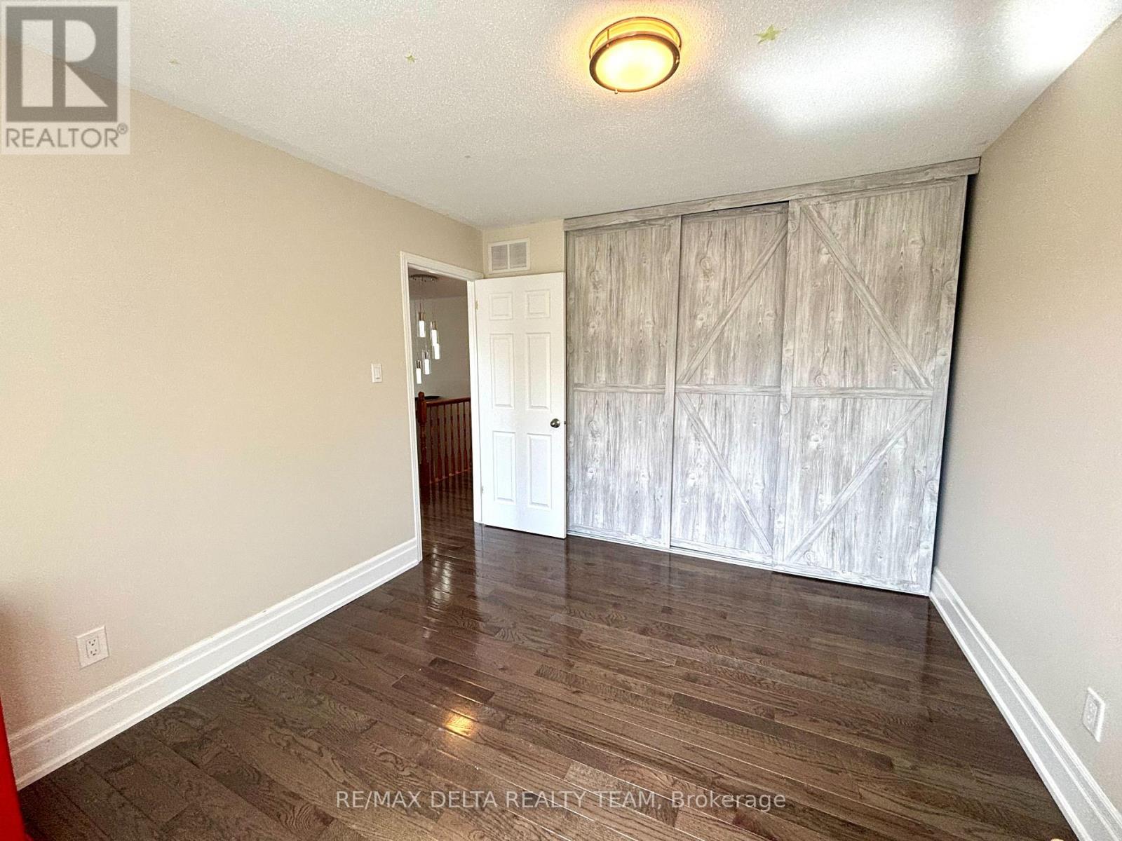 939 CAHILL DRIVE W - 28