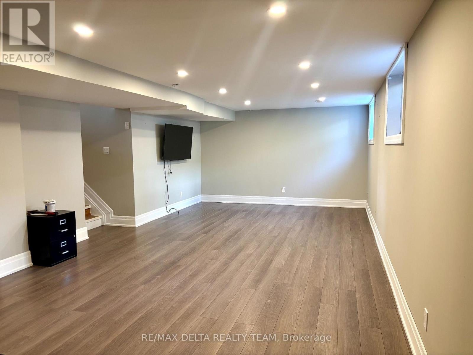 939 CAHILL DRIVE W - 29