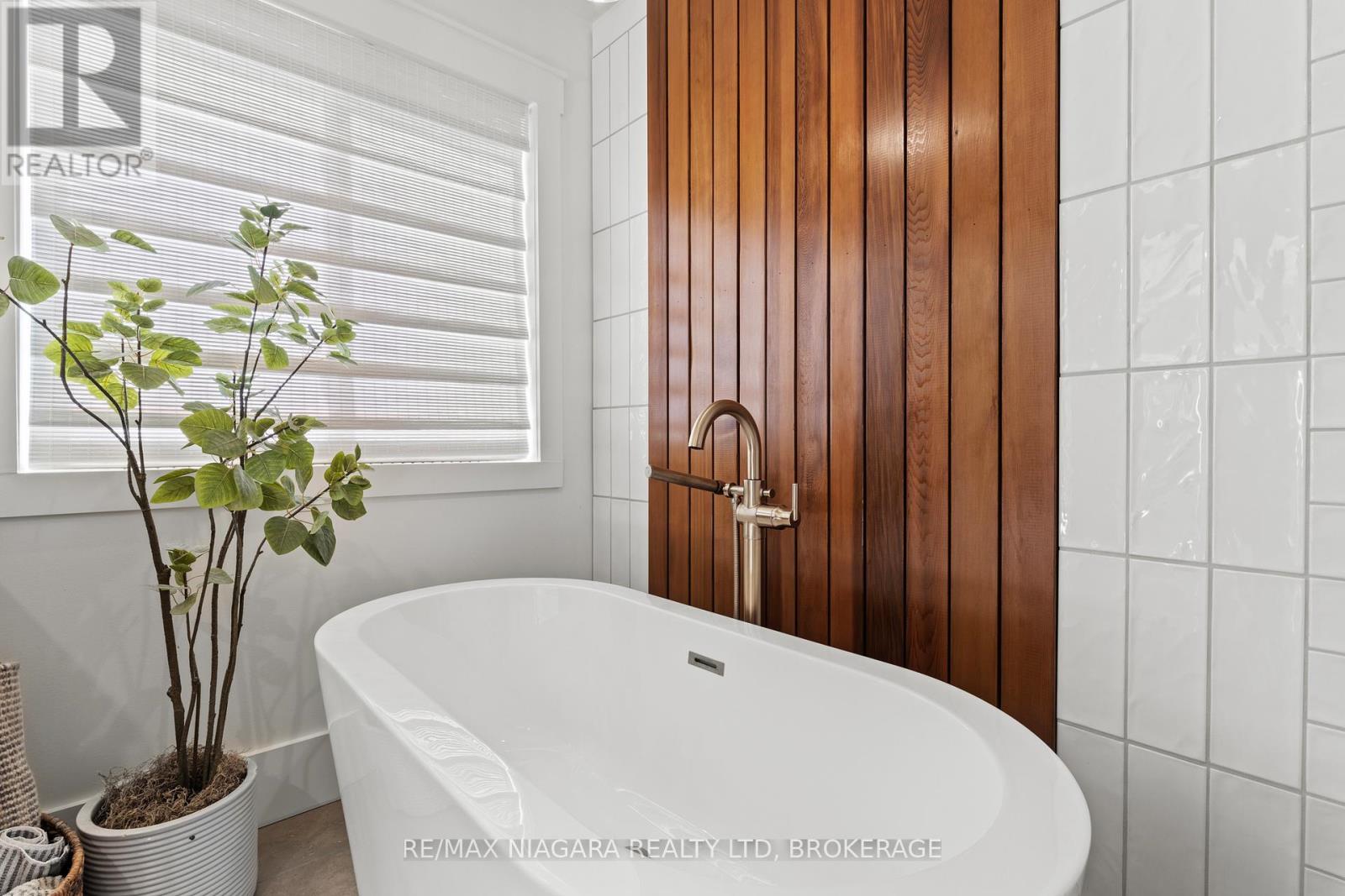 3 FISHER DRIVE - 24