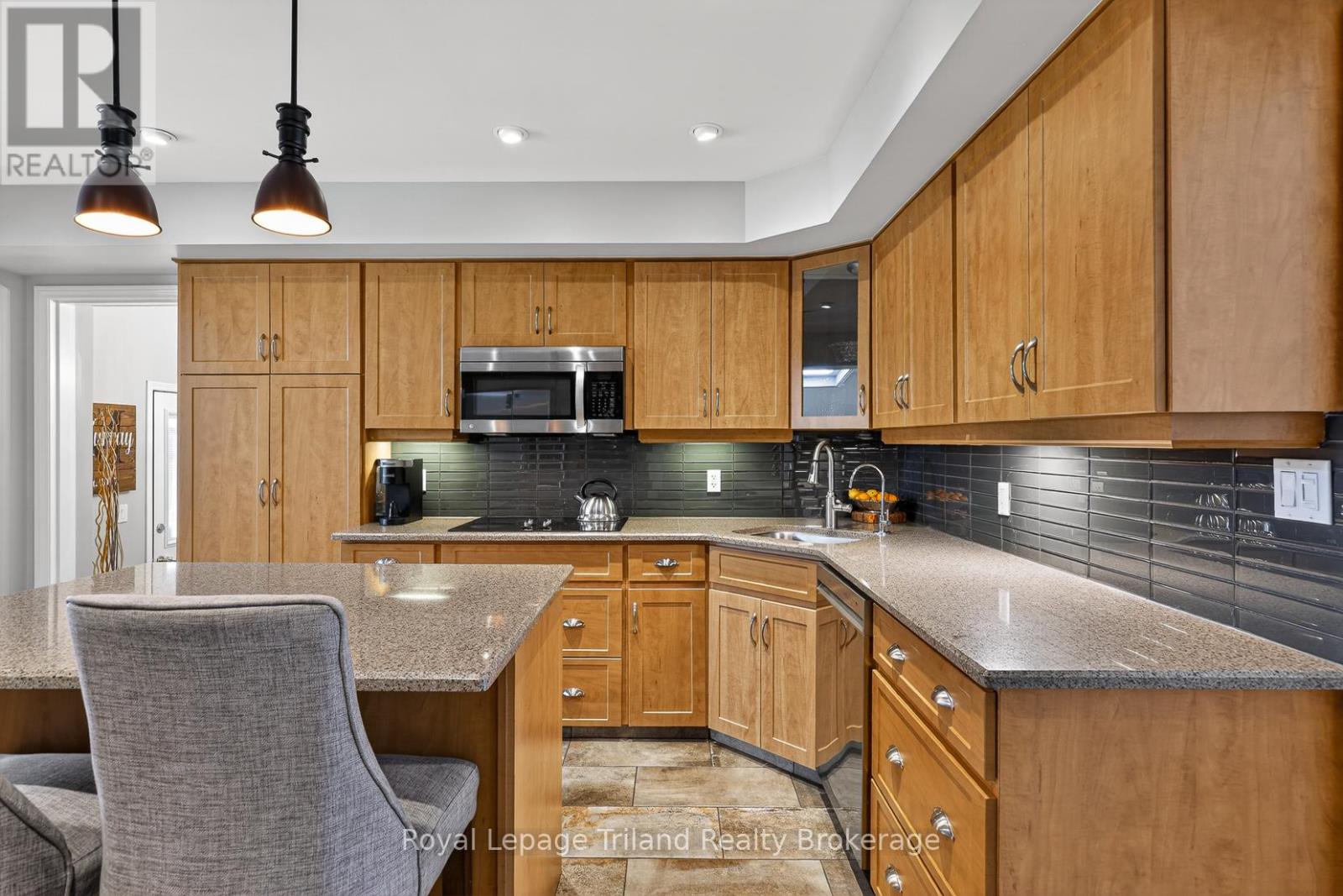236 DELATRE STREET W - 14