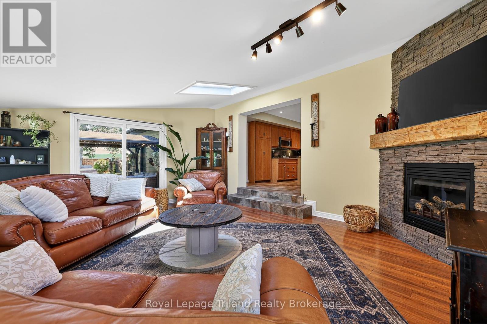 236 DELATRE STREET W - 17