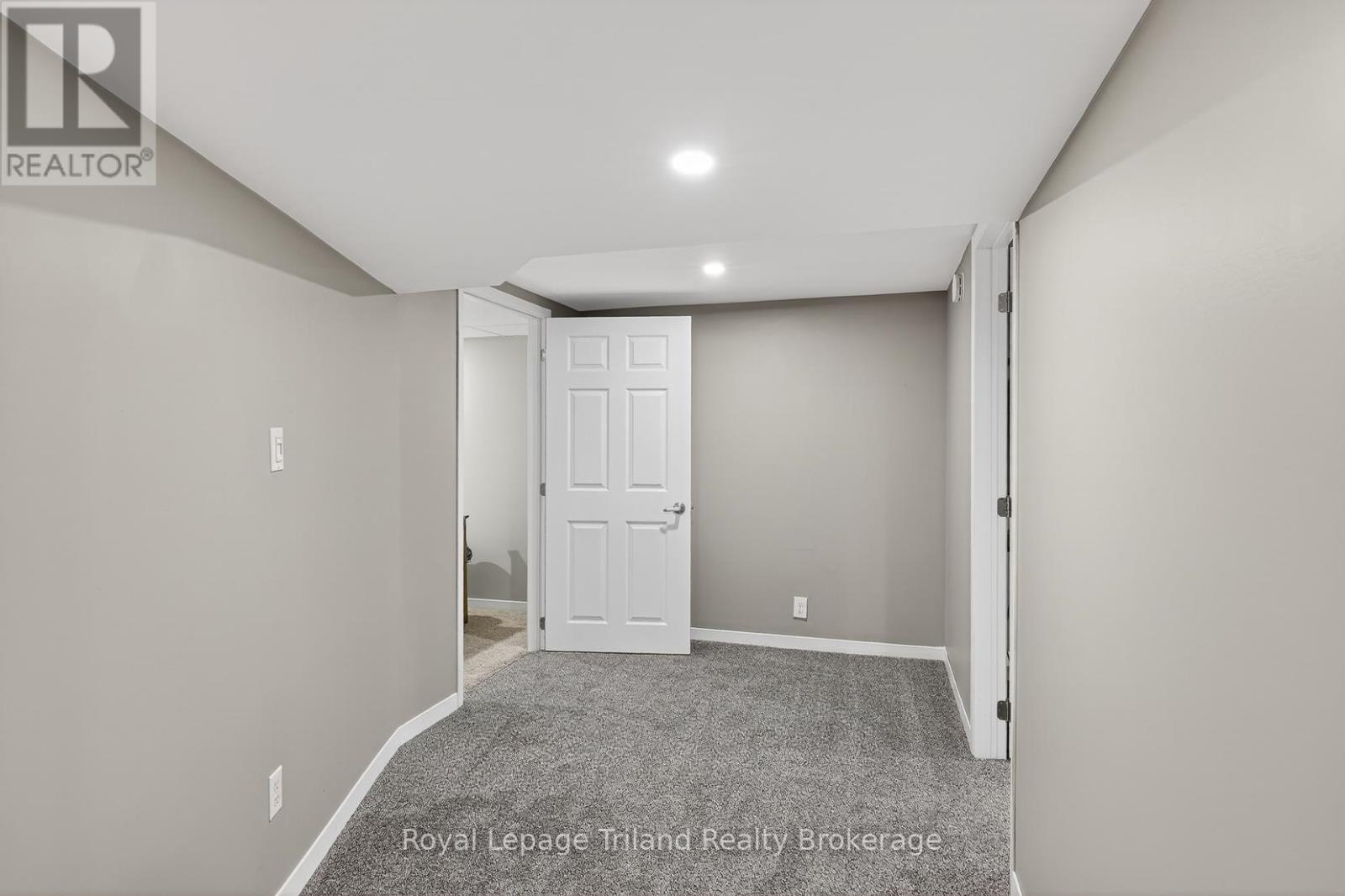 236 DELATRE STREET W - 29
