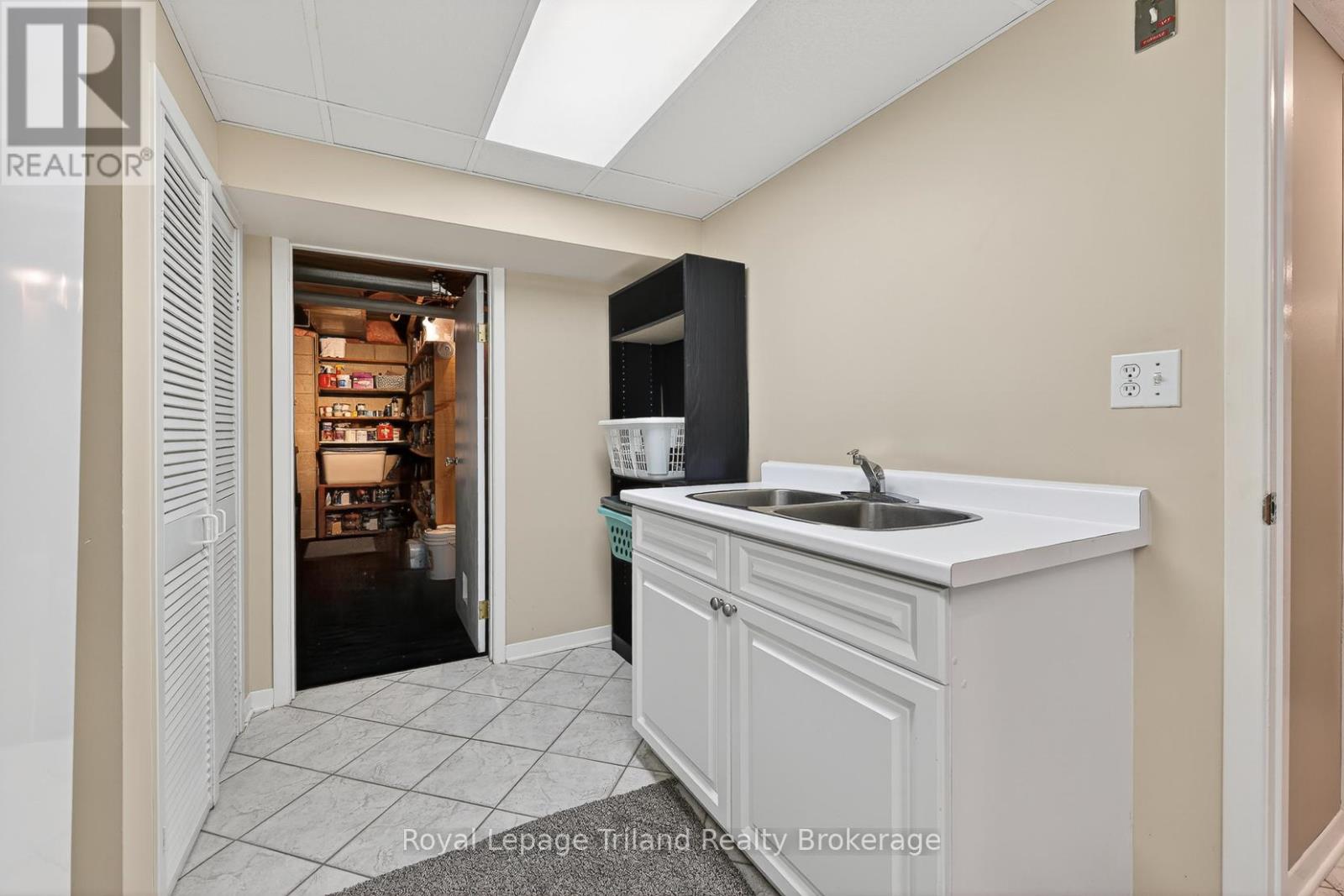 236 DELATRE STREET W - 34