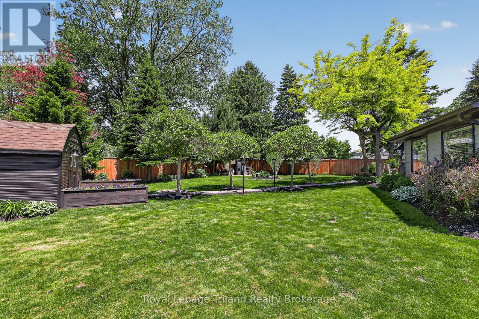 236 DELATRE STREET W - 44