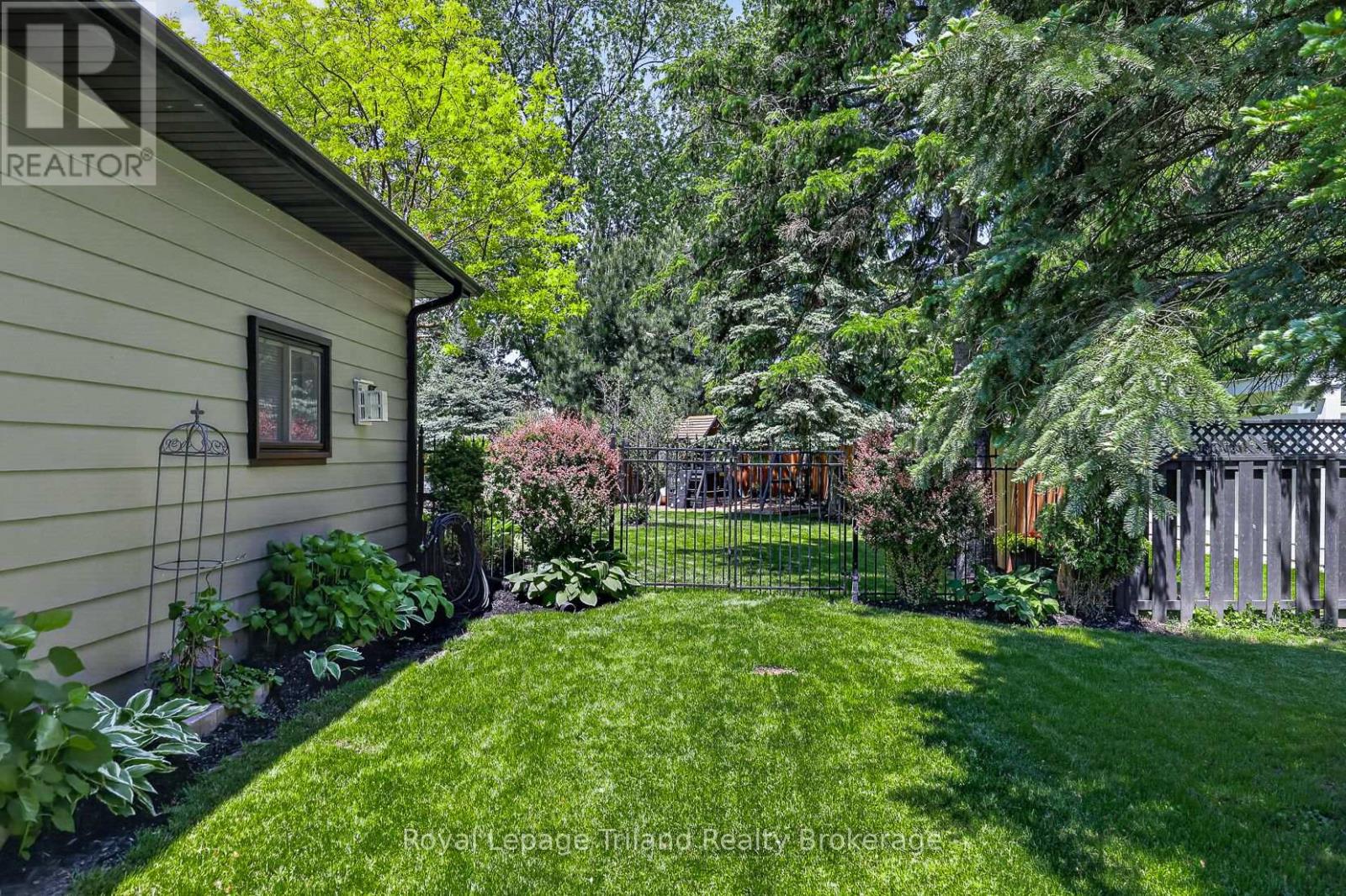 236 DELATRE STREET W - 47