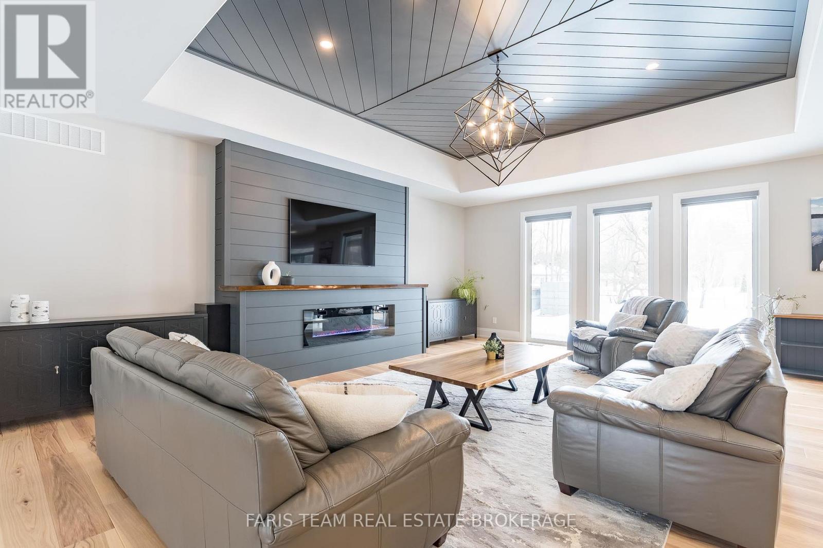 7 REYNOLDS ROAD - 16