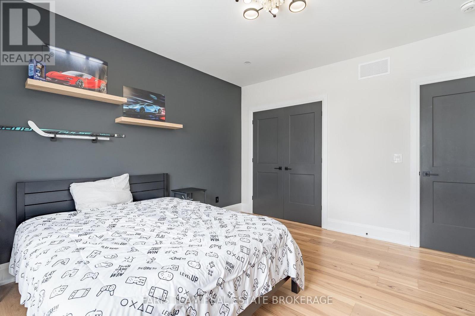 7 REYNOLDS ROAD - 25