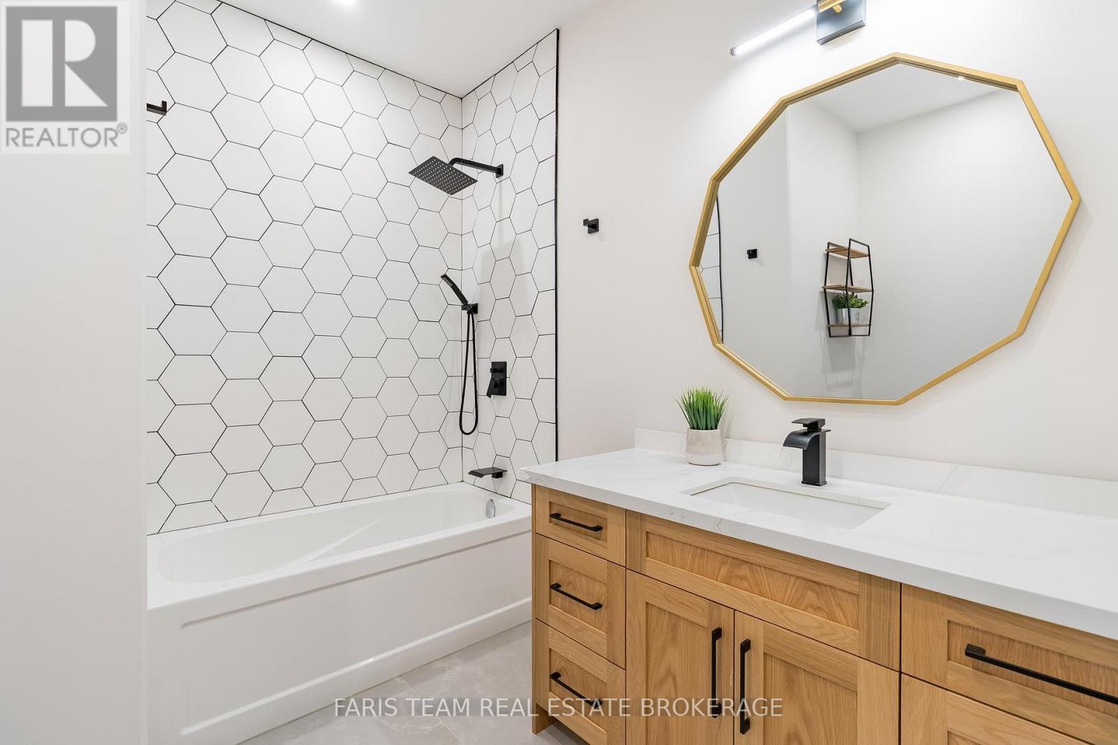 7 REYNOLDS ROAD - 27