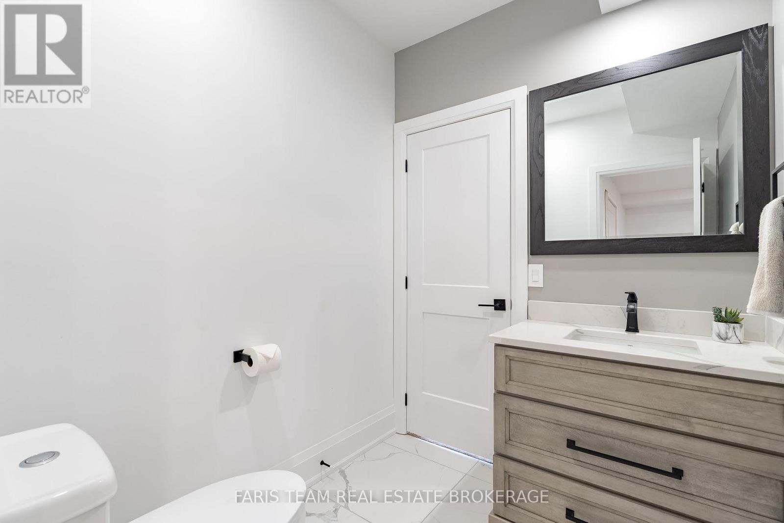 7 REYNOLDS ROAD - 38