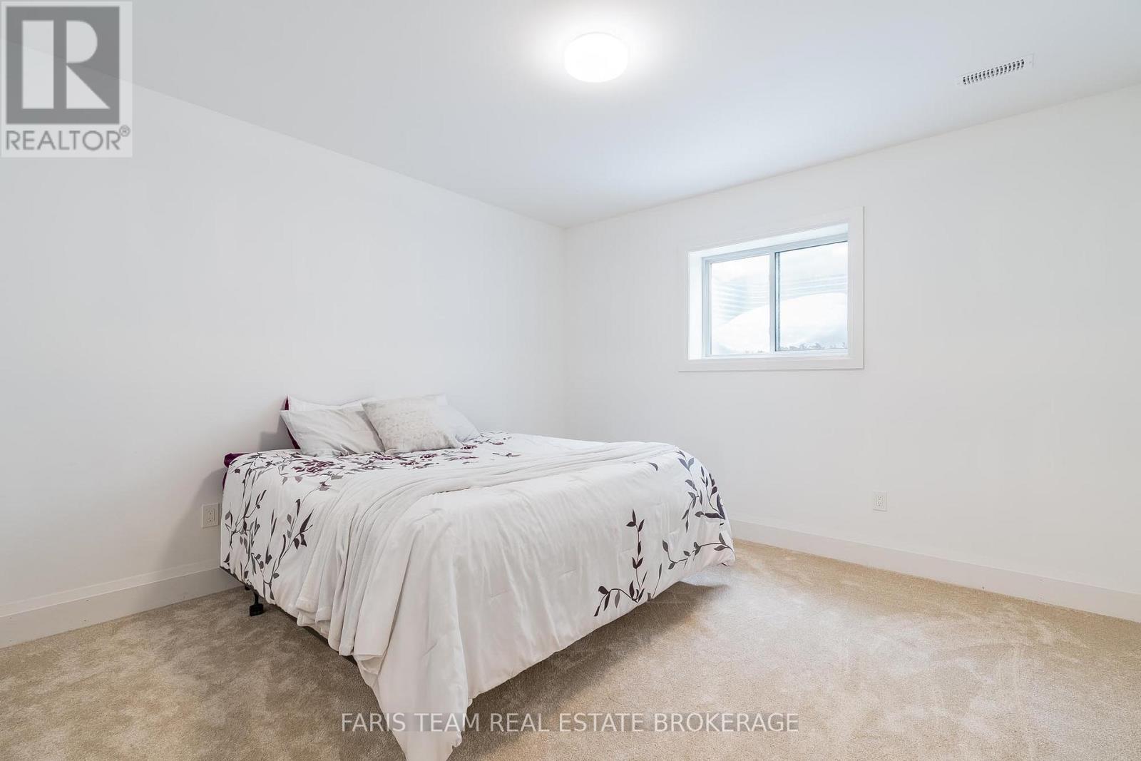 7 REYNOLDS ROAD - 35