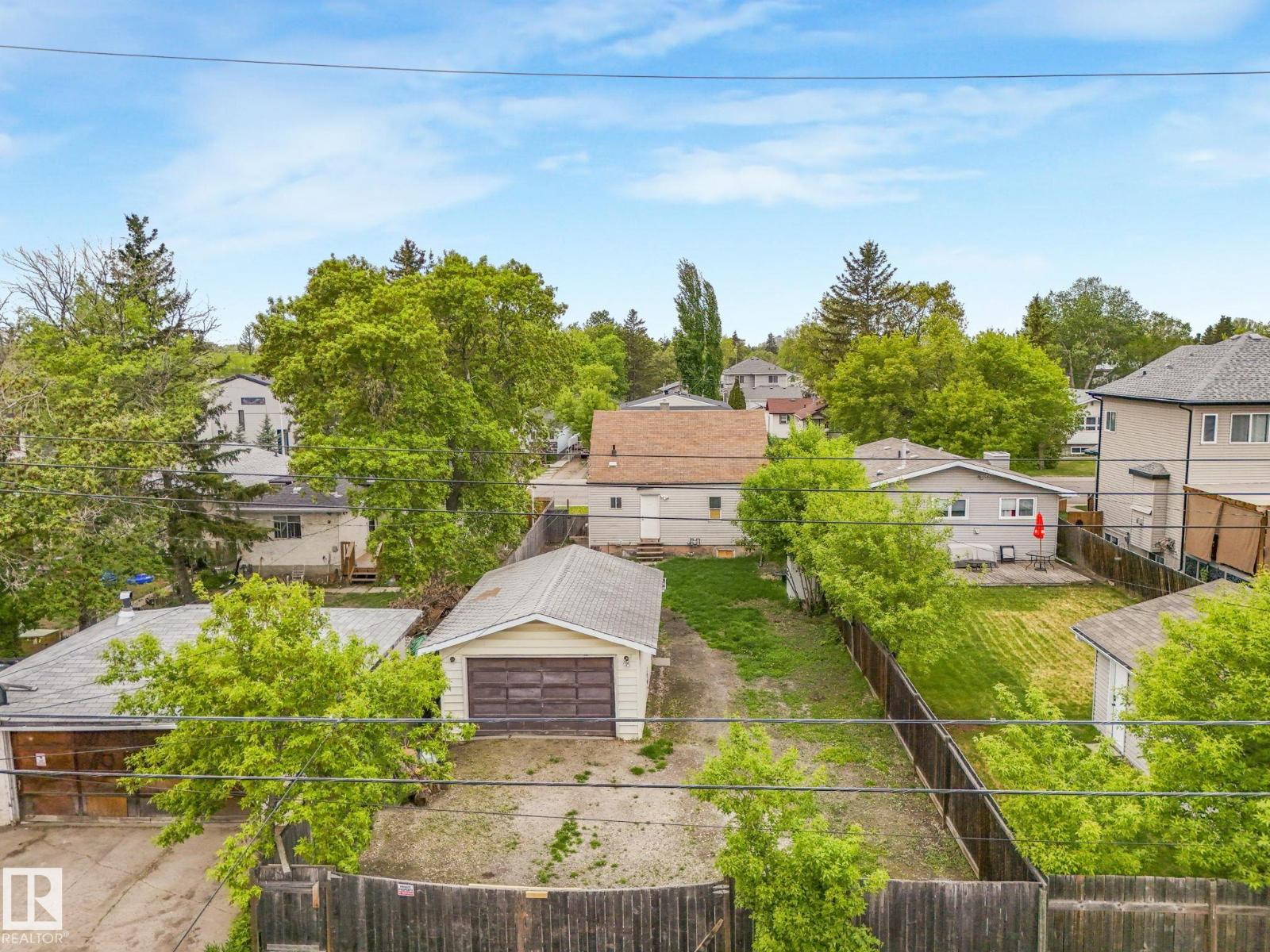 9911 161 ST NW - 32