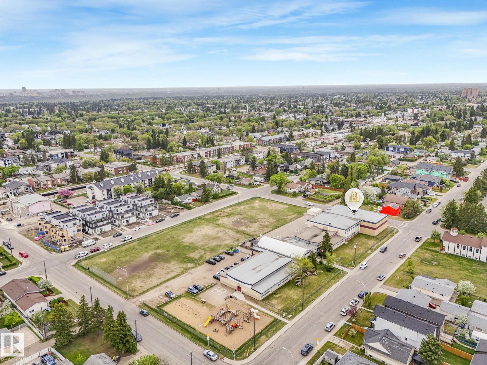 9911 161 ST NW - 39