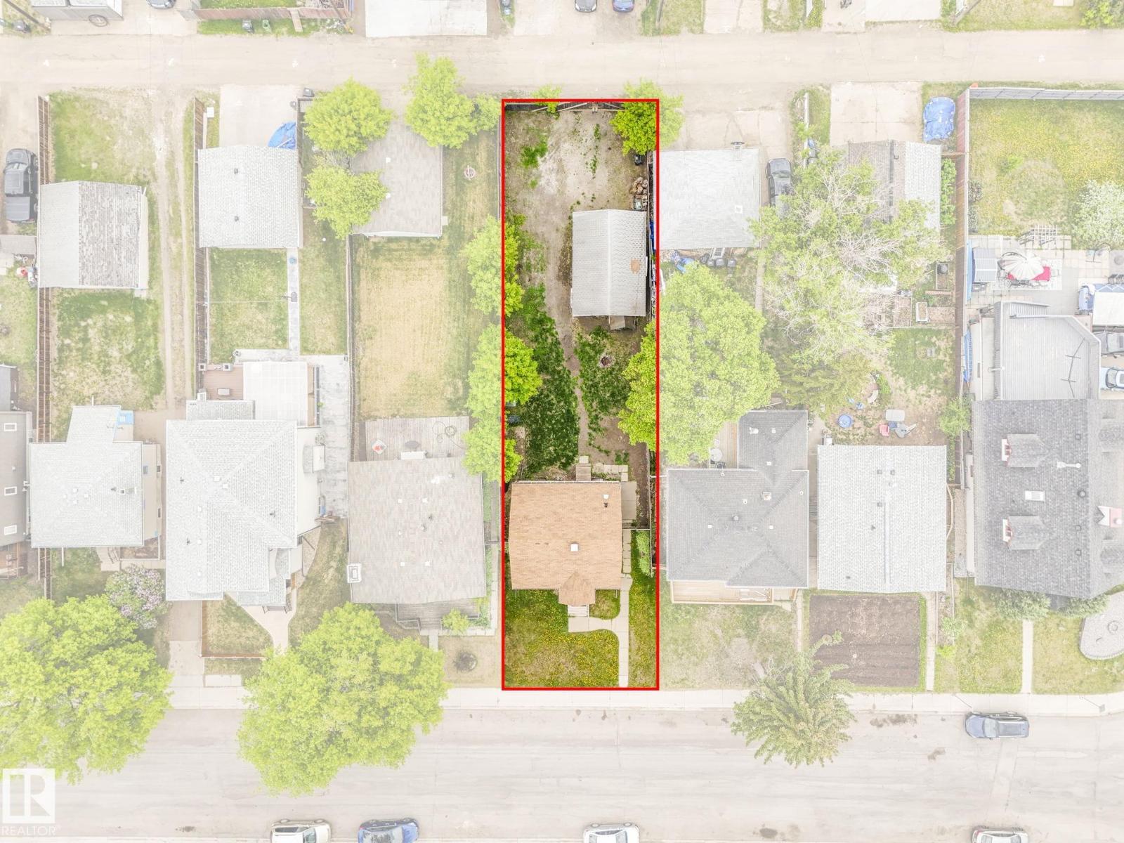 9911 161 ST NW - 34