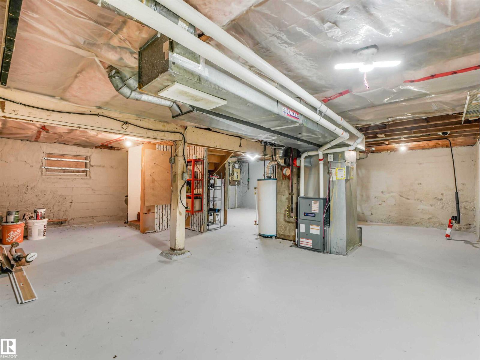 9911 161 ST NW - 25
