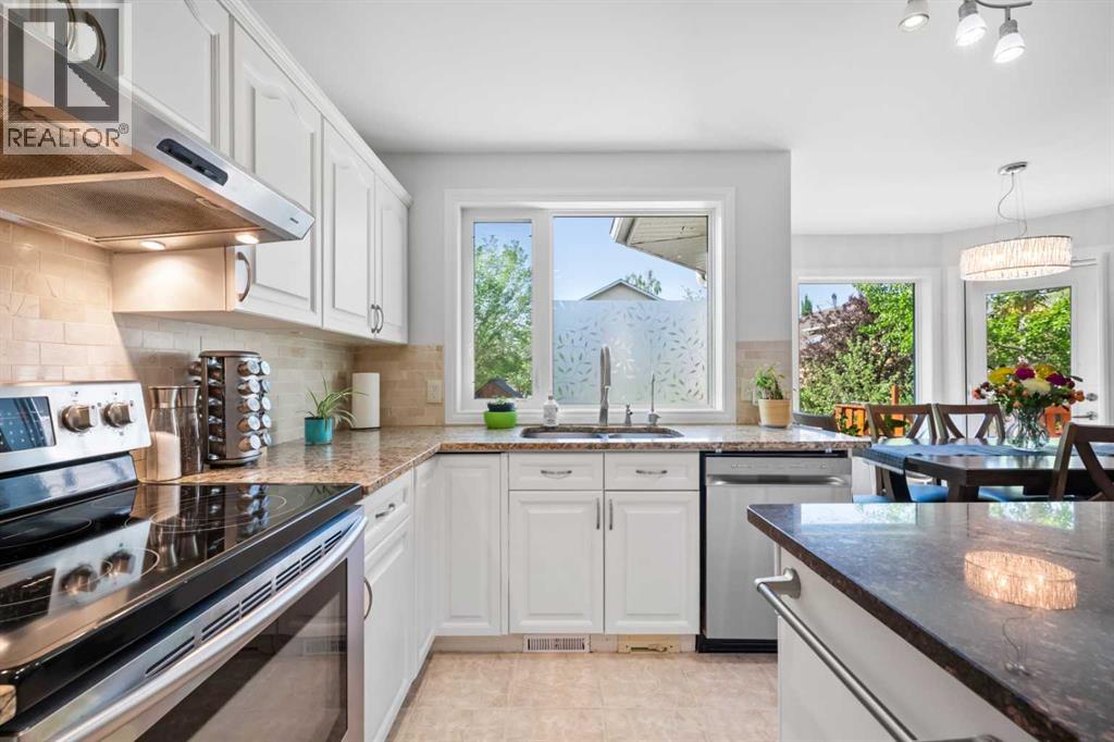 28 Mt Norquay Gate SE - 11