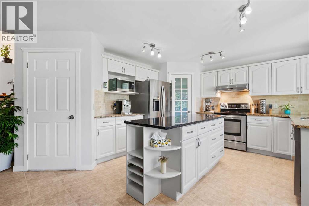 28 Mt Norquay Gate SE - 13