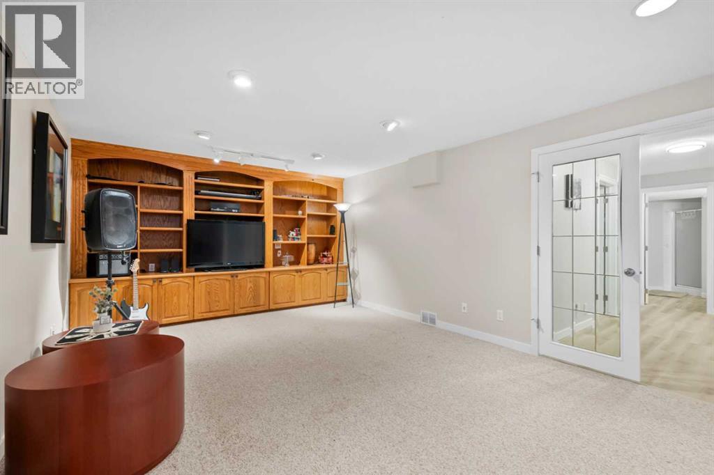 28 Mt Norquay Gate SE - 34