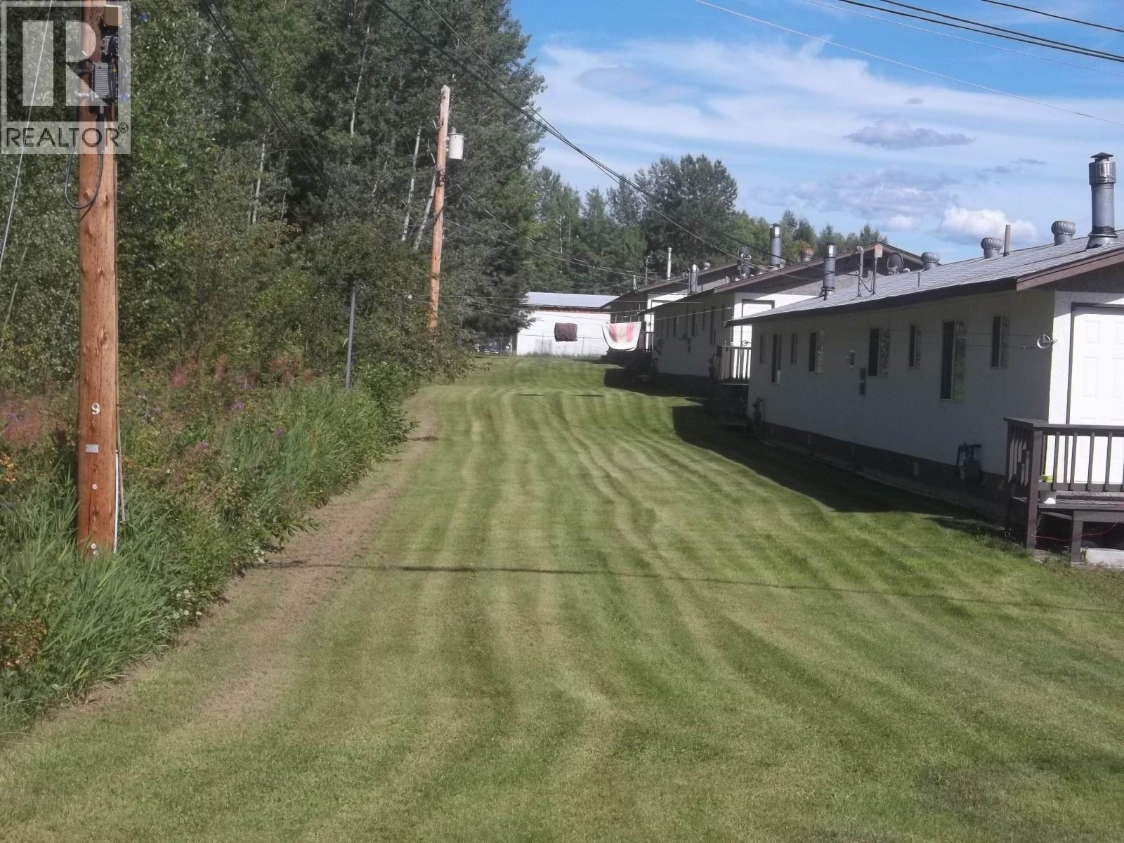 1472 ARBUTUS ROAD - 32