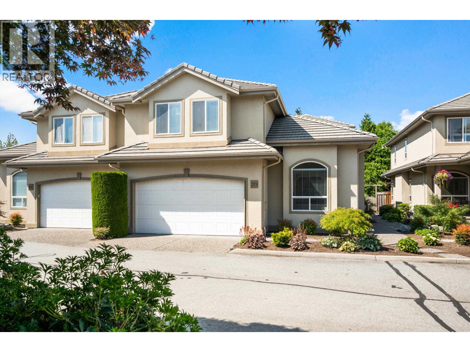 20 998 RIVERSIDE DRIVE — photo 3