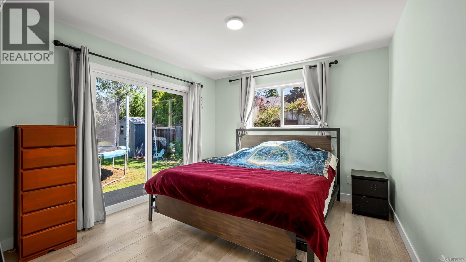 2772 Ulverston Ave - 6
