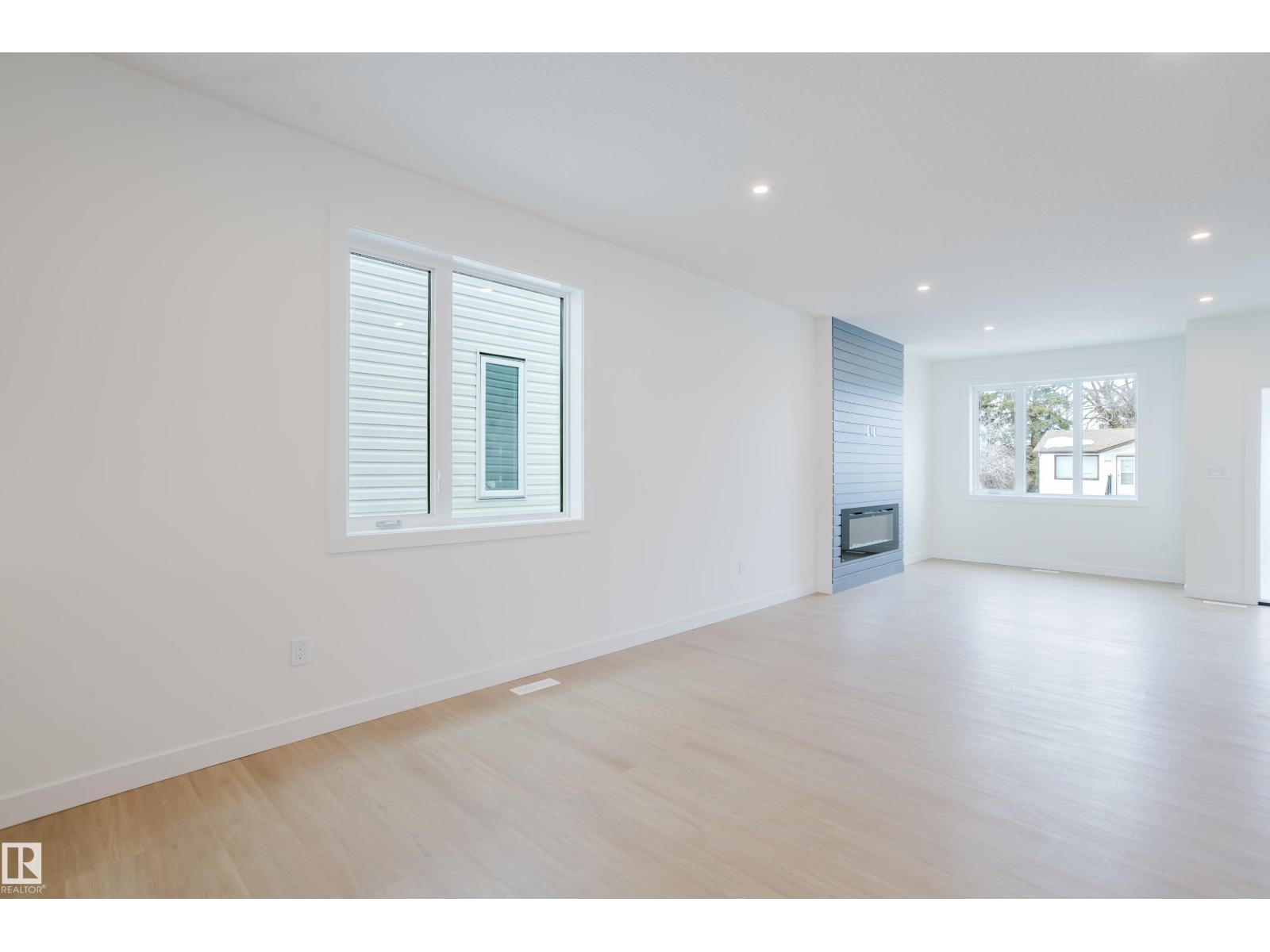 9709 157 ST NW NW - 15