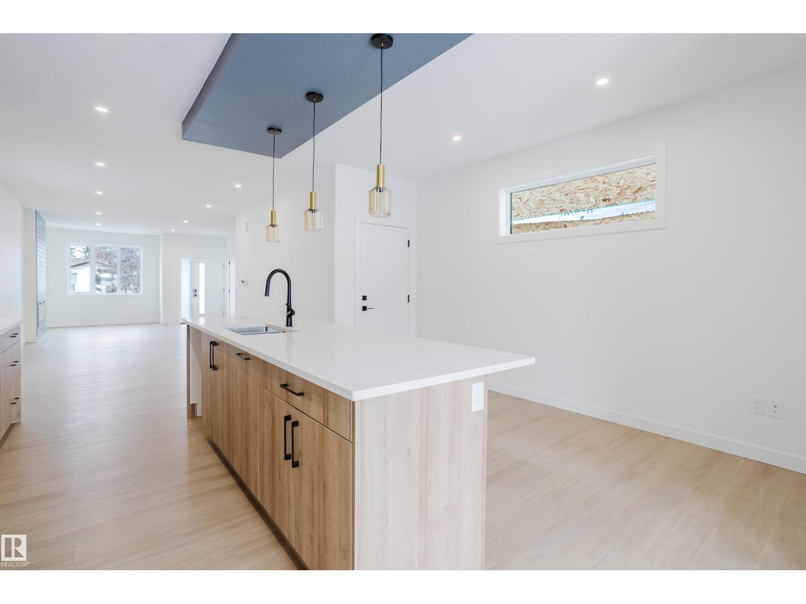 9709 157 ST NW NW - 23