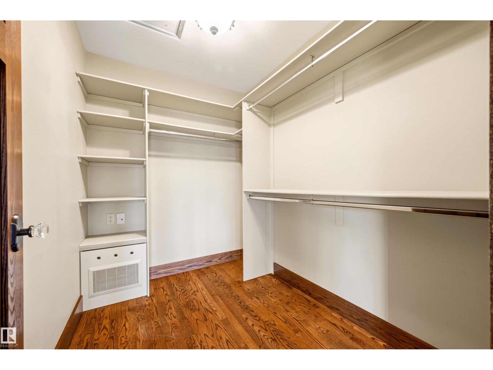 9652 86 AV NW - 25