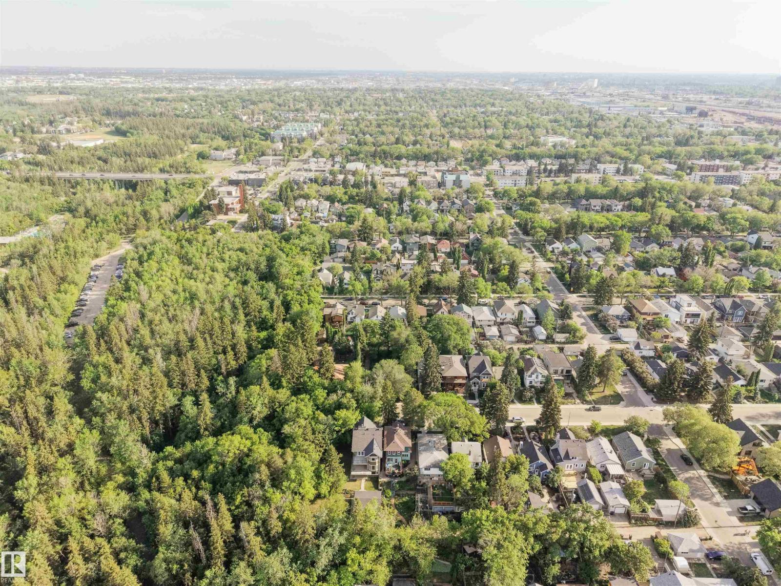 9652 86 AV NW - 43