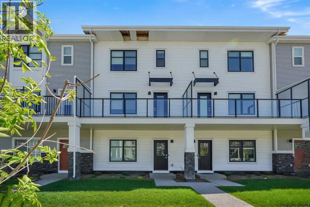 693 Savanna Boulevard NE - 26