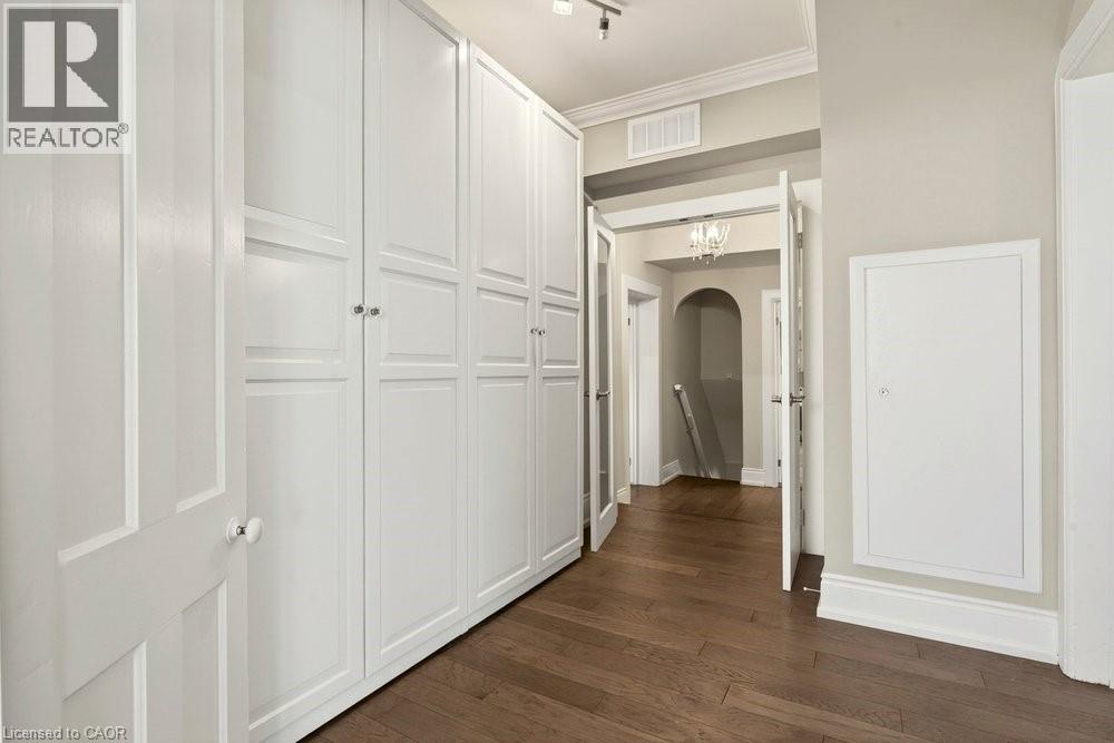 377 HESS Street S - 40