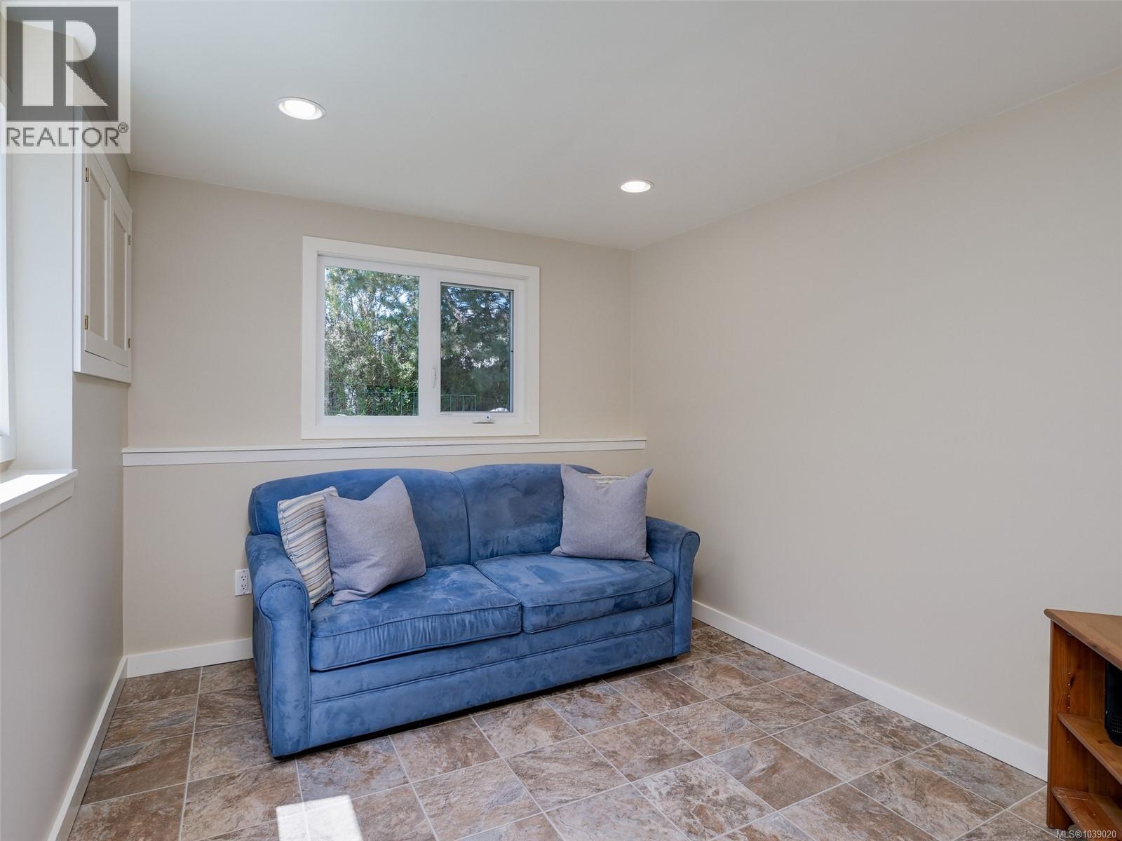  4016 Oberlin Place, Saanich