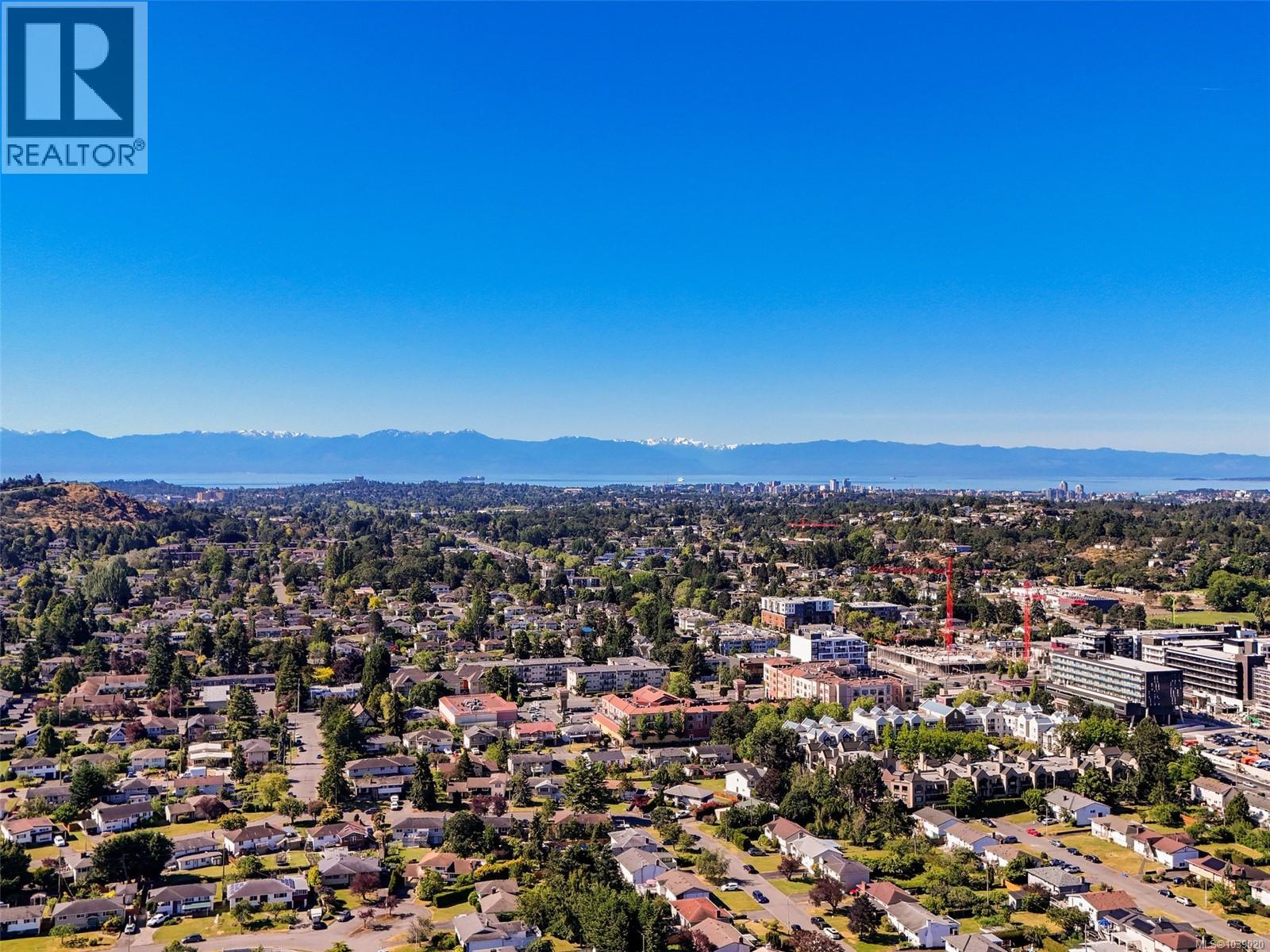  4016 Oberlin Place, Saanich