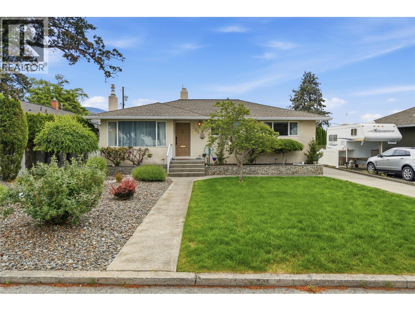 164 Manor Park Avenue, Penticton