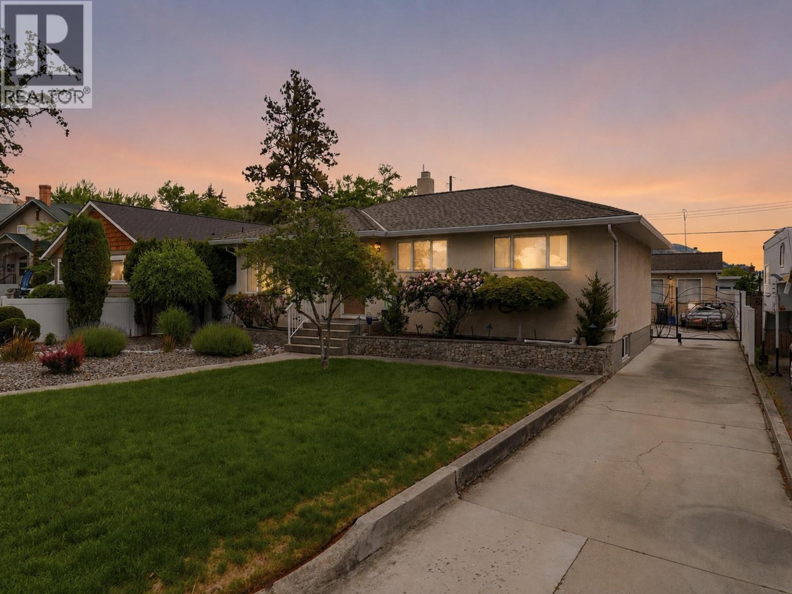164 Manor Park Avenue, Penticton