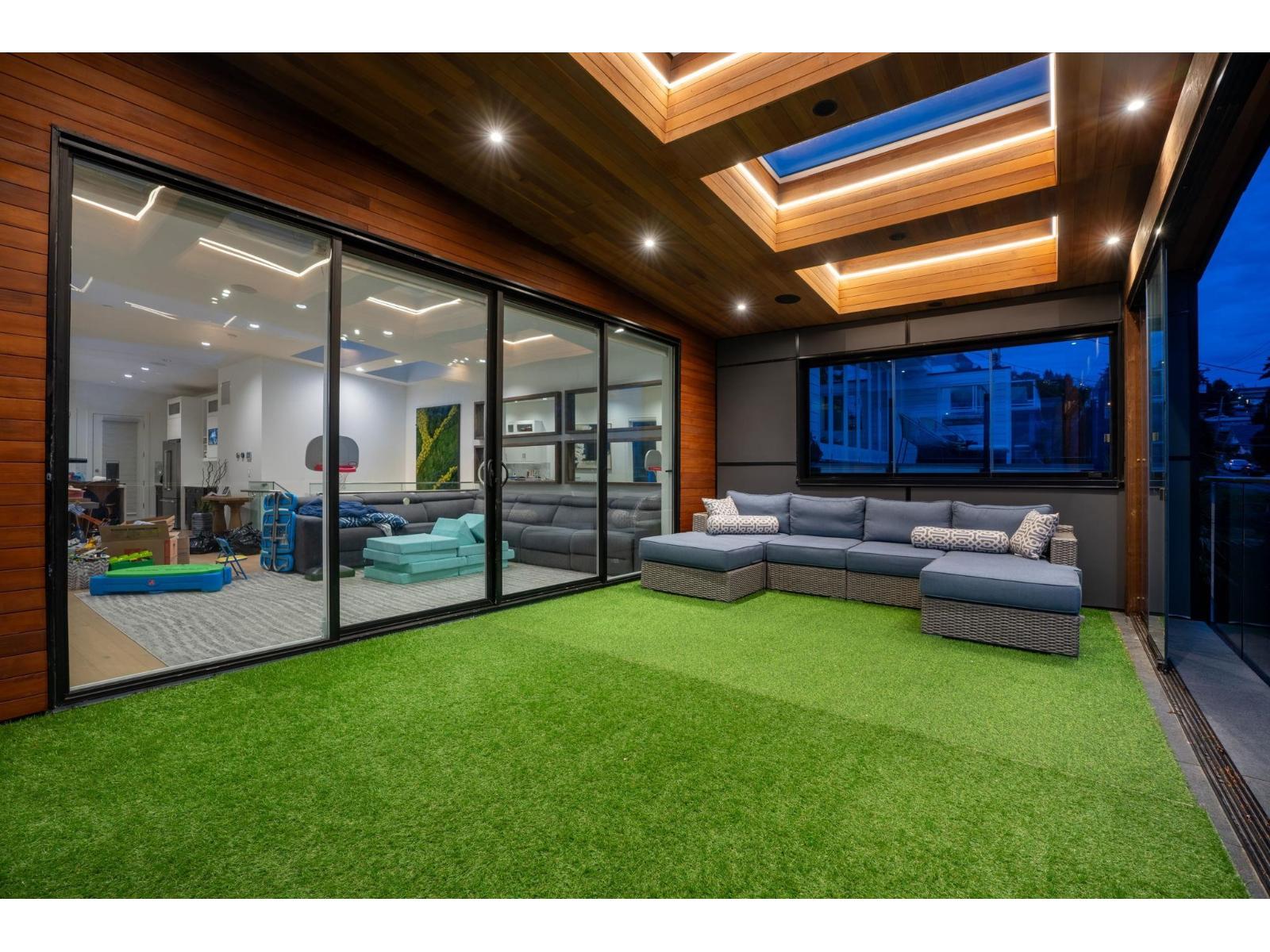 14857 BUENA VISTA AVENUE, White Rock