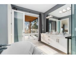 14857 Buena Vista Avenue, White Rock, BC V4B1X3 Photo 15