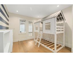 14857 Buena Vista Avenue, White Rock, BC V4B1X3 Photo 20
