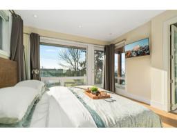 14857 Buena Vista Avenue, White Rock, BC V4B1X3 Photo 18