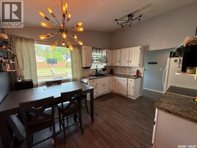 136 Windsor AVENUE - 11