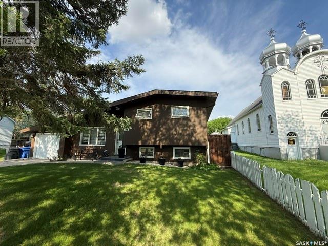 136 Windsor AVENUE - 3
