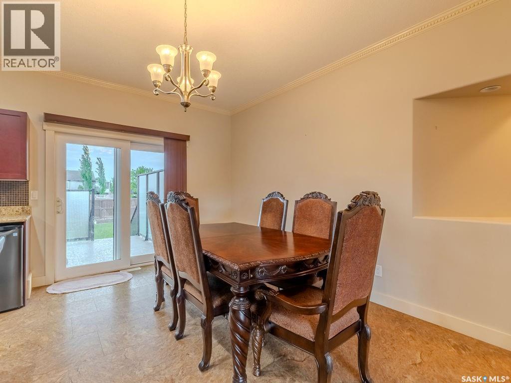 625 Reimer ROAD - 11