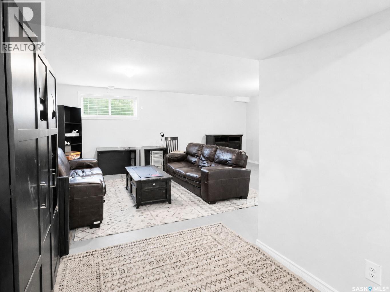 #622 1851 Pederson DRIVE - 19