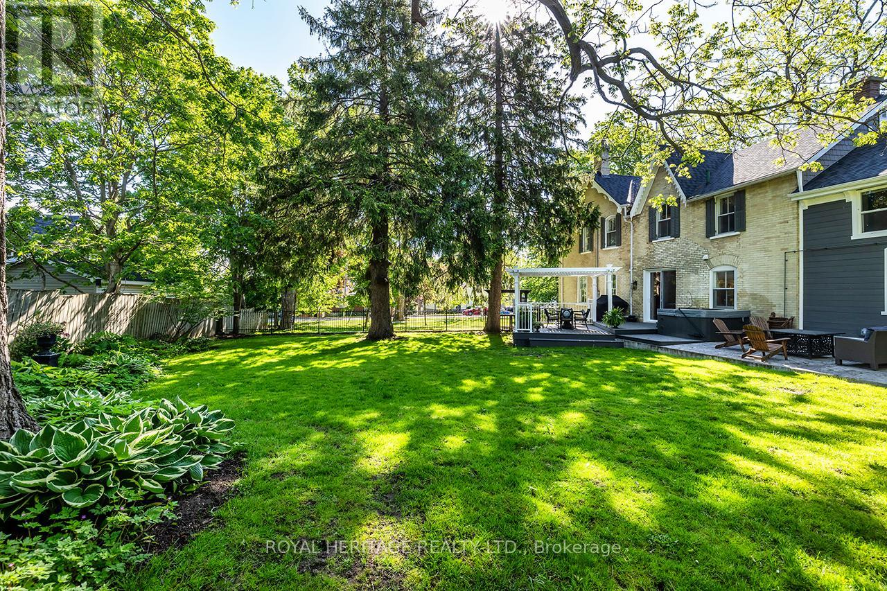 220 COCHRANE STREET - 16