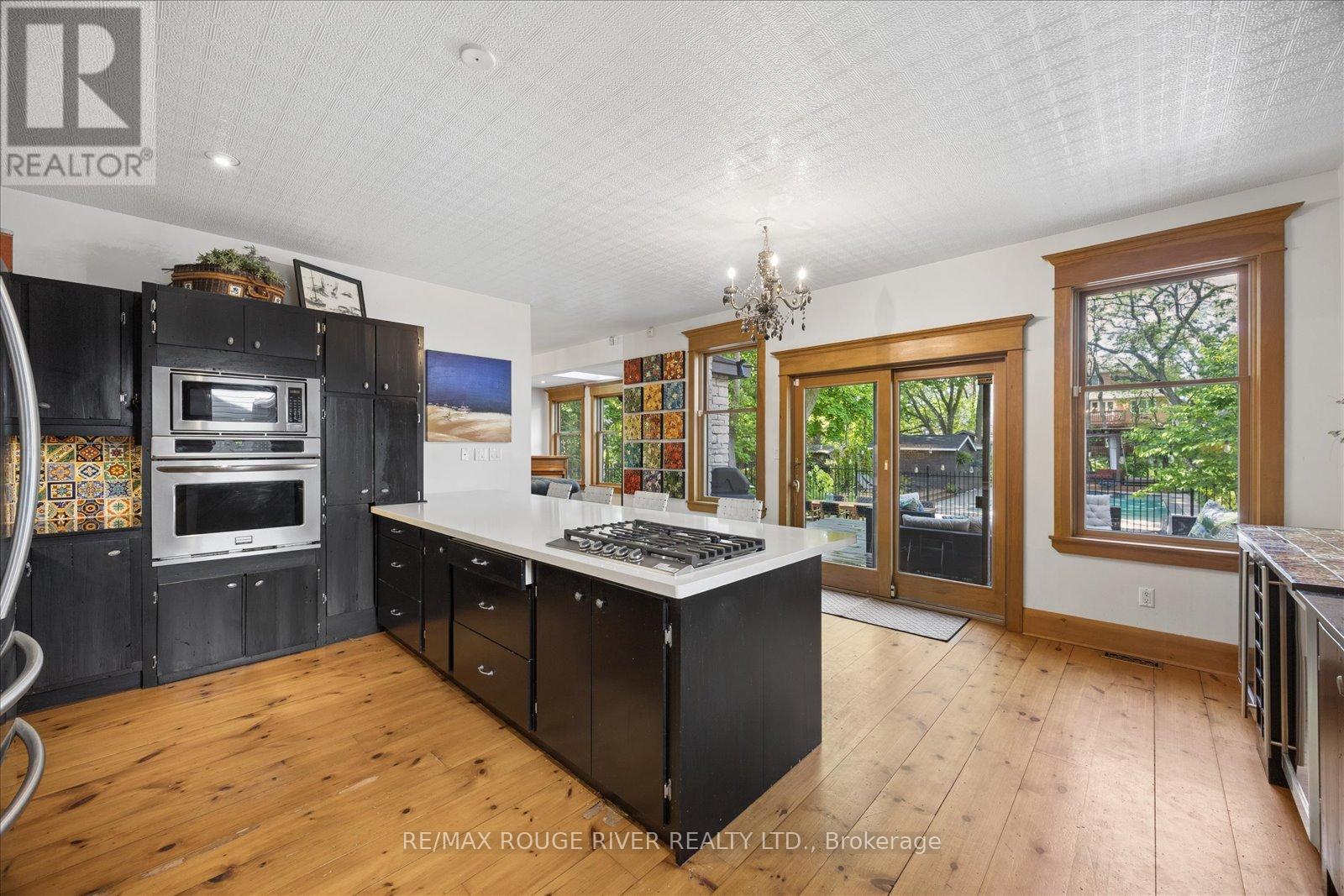 30 SPRINGBANK AVENUE - 17