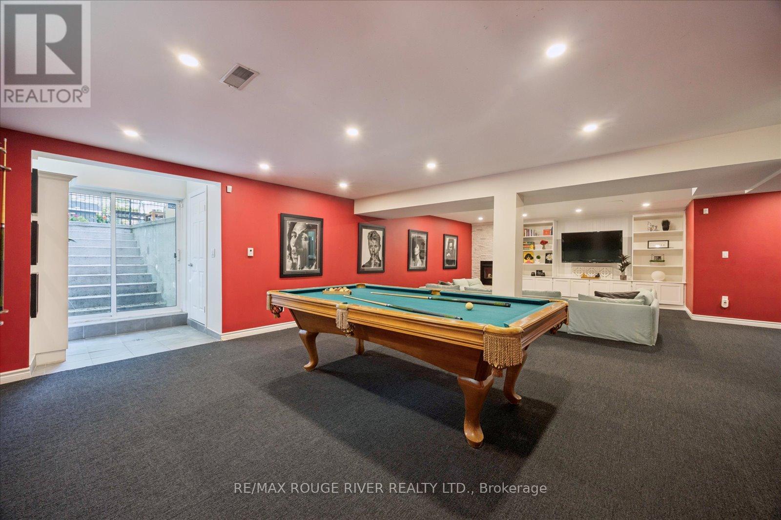30 SPRINGBANK AVENUE - 34