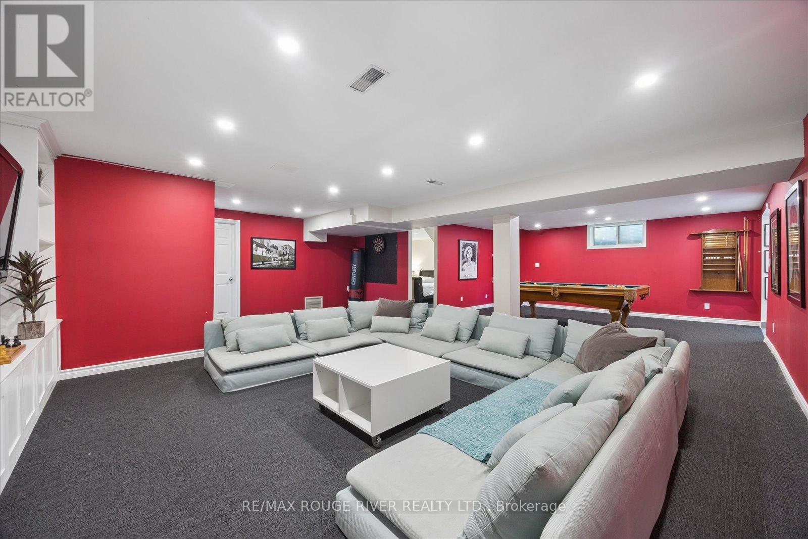 30 SPRINGBANK AVENUE - 36