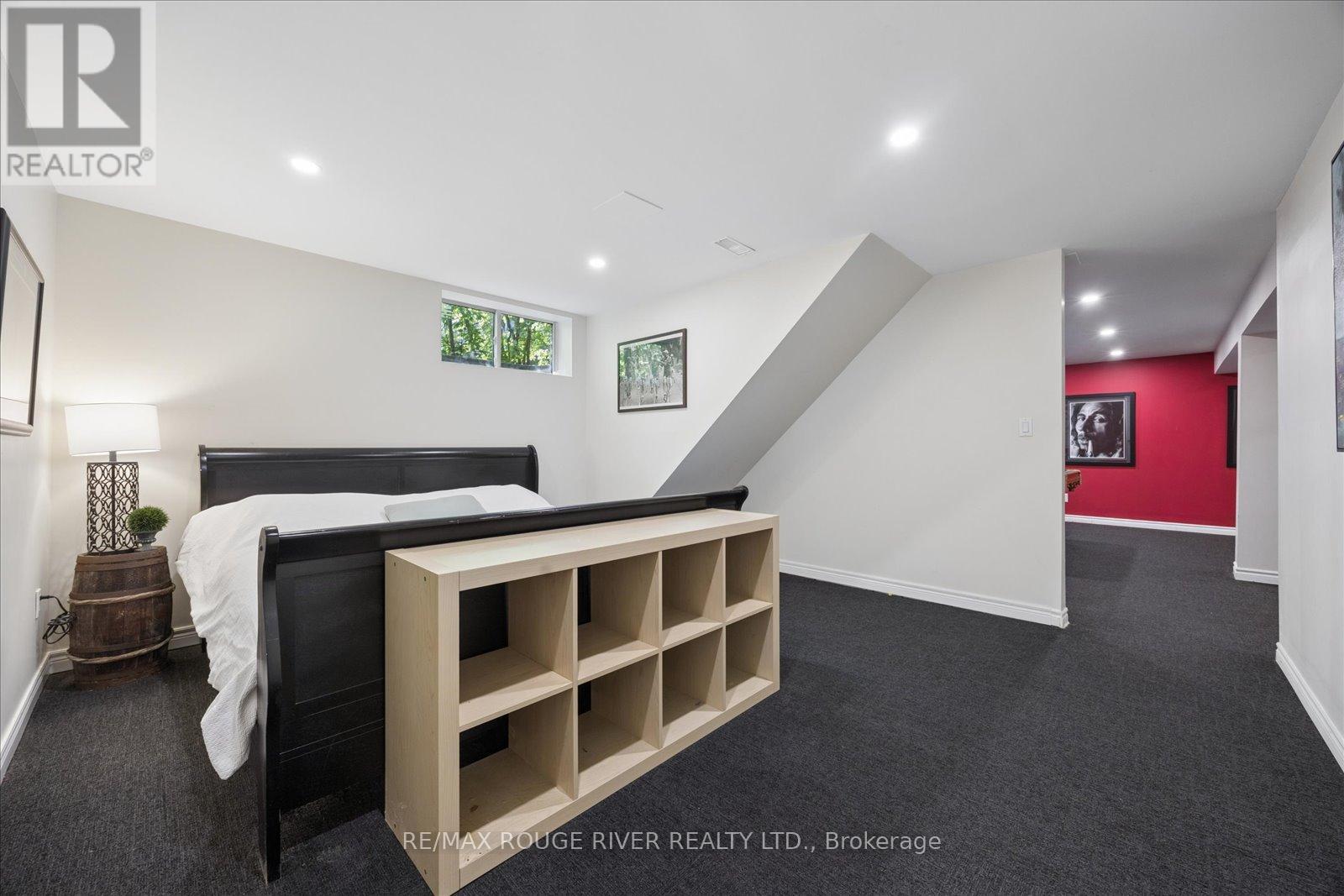 30 SPRINGBANK AVENUE - 37